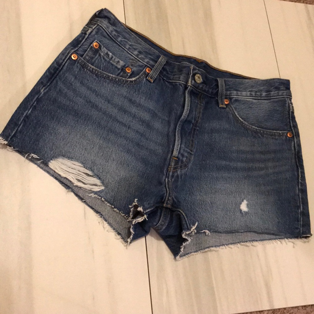 LEVI SHORTS!!!